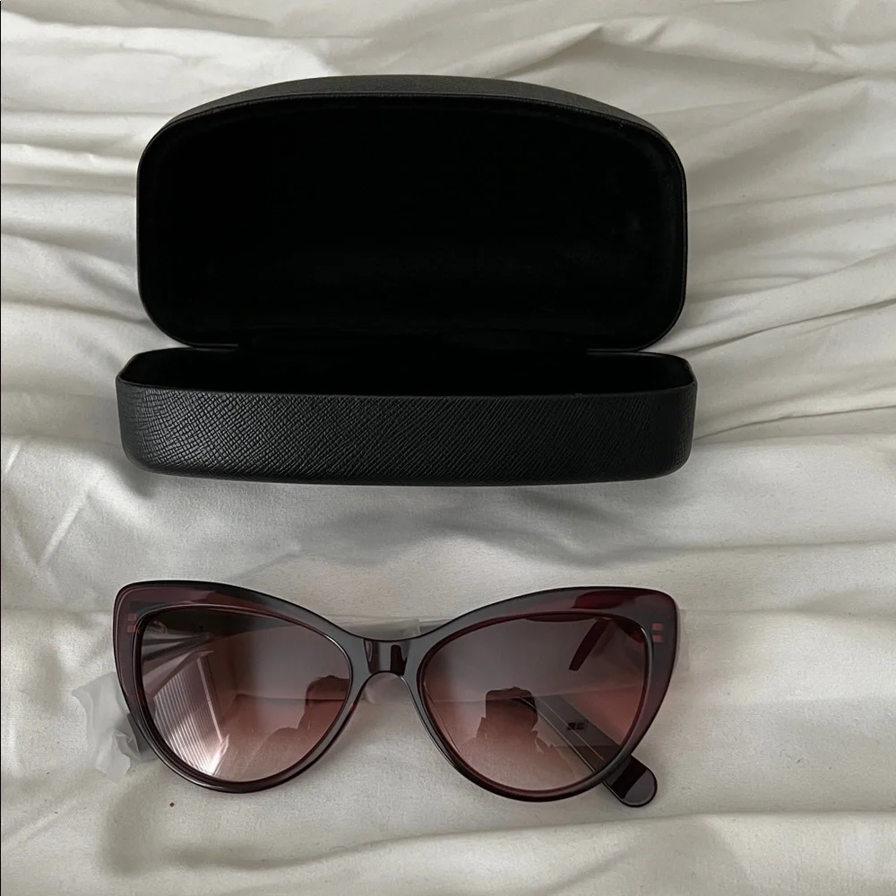 Salvatore Ferragamo! New with case! Chic Cat-Eye Sunglasses - Black and Purple. - Picture 1 of 4